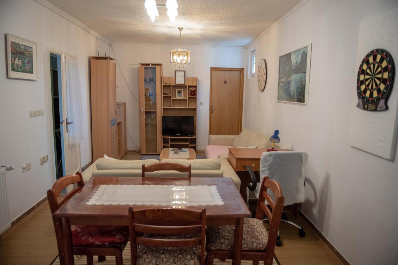 Apartman Peric Appartement Ðakovo Buitenkant foto